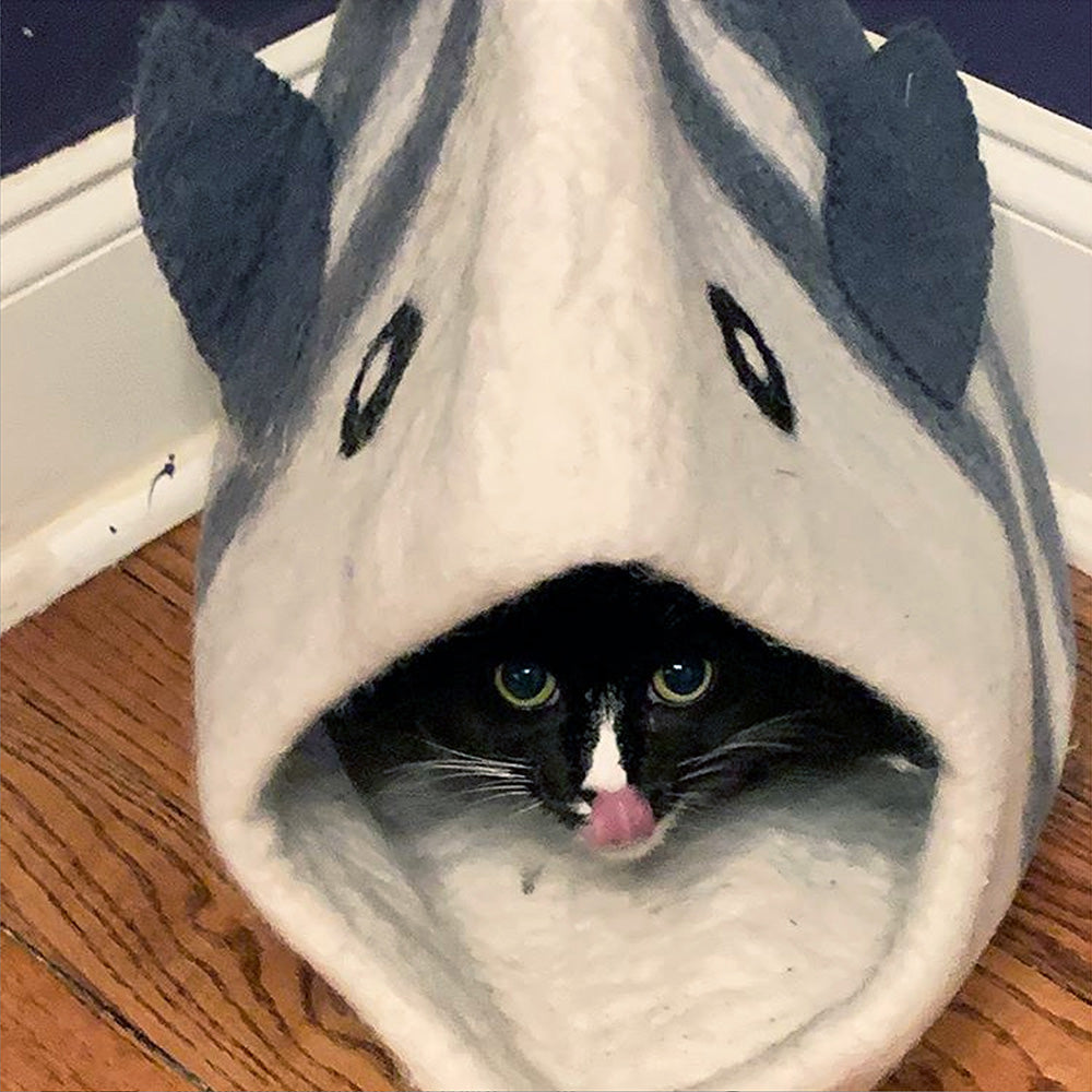 Wool Pet Cave, Fish, White/Grey